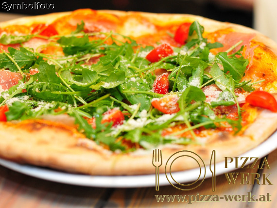 Cipolla; Tonno Spezial; Funghi; Vegetariana; Capricciosa; Florentina; Spinaci con Pancetta; Frutti di Mare; Pizza Werk Pizza; Texas; Roma; Napolitana; Prosciutto